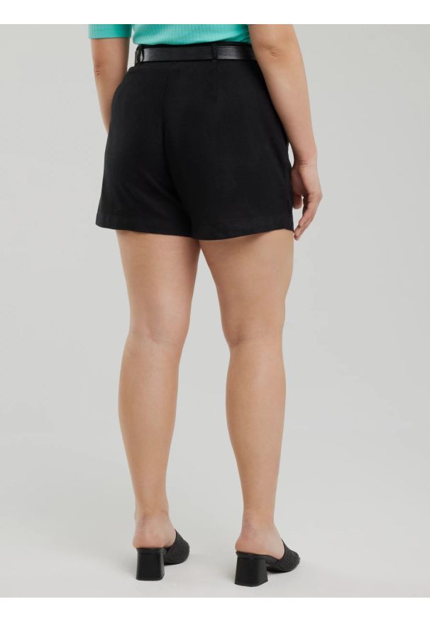 Big-Star - Szorty damskie lniane czarne Kaley 906. Stan: podwyższony. Kolor: czarny. Materiał: len. Wzór: aplikacja. Styl: elegancki, klasyczny