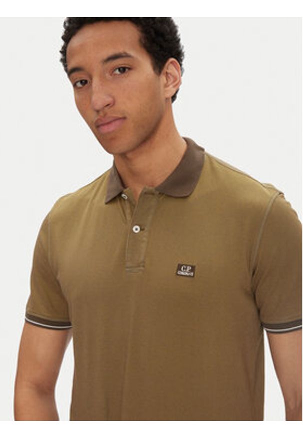 C.P. Company Polo 18CMPL130A006263G Zielony Regular Fit. Typ kołnierza: polo. Kolor: zielony. Materiał: syntetyk