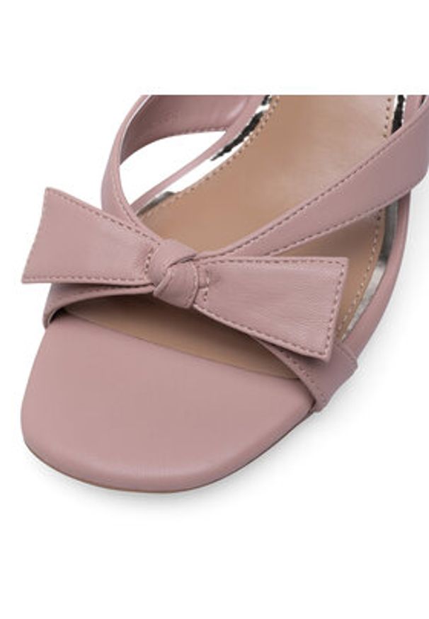 Nine West Klapki WFA2668-1 Różowy. Kolor: różowy. Materiał: skóra