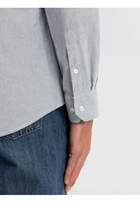 Ombre Clothing - Elegancka koszula męska oxford z haftem – jasnoszara V2 - Rozmiar: L. Okazja: na spotkanie biznesowe, do pracy. Typ kołnierza: kołnierzyk klasyczny. Kolor: szary. Materiał: tkanina, bawełna. Wzór: haft. Styl: elegancki #5