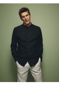 Reserved - Lniana koszula regular fit - czarny. Kolor: czarny. Materiał: len