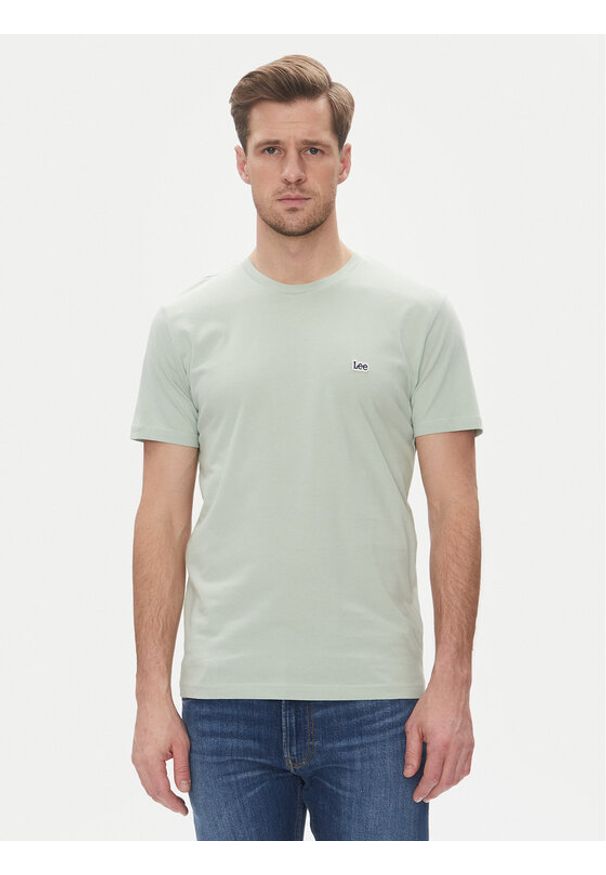 Lee T-Shirt Patch 112364540 Zielony Regular Fit. Kolor: zielony. Materiał: bawełna