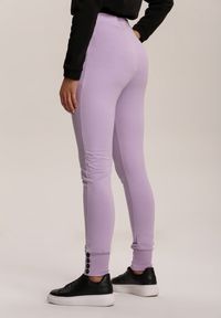 Renee - Jasnofioletowe Spodnie Jynona. Kolor: fioletowy. Materiał: dresówka, guma #2