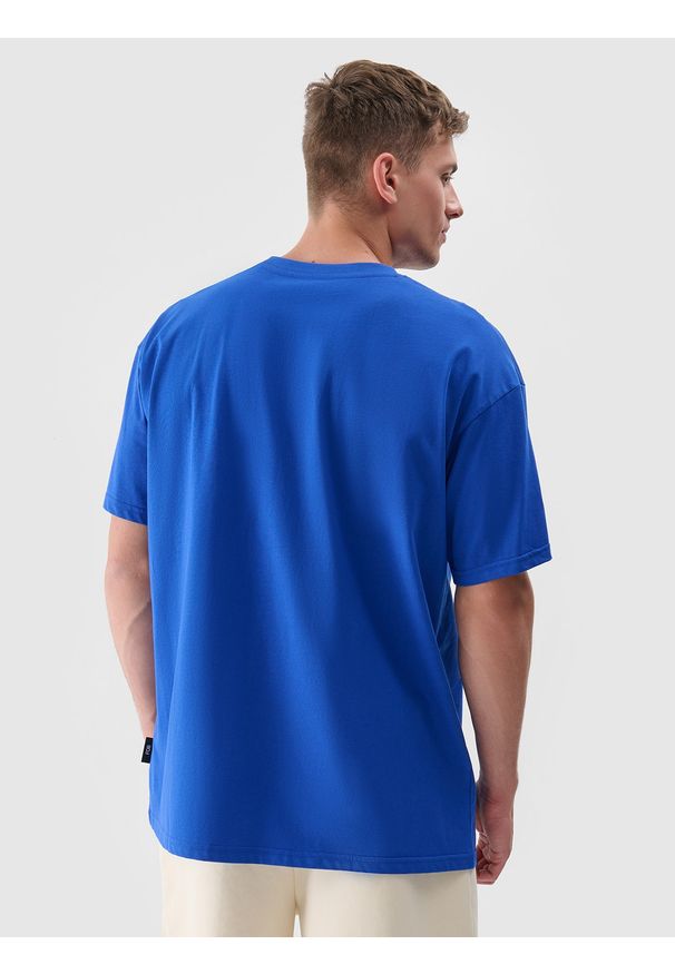 4f - 4F T-shirt regular z nadrukiem męski - niebieski M. Okazja: na co dzień. Kolor: niebieski. Materiał: dzianina, bawełna, jersey. Długość rękawa: krótki rękaw. Długość: krótkie. Wzór: nadruk. Styl: klasyczny, sportowy, casual