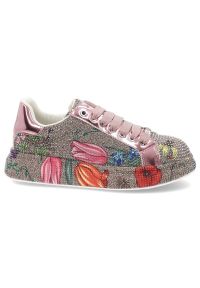Różowe Sneakersy GOE Stylowe Błyszczące Obuwie Damskie. Okazja: na co dzień. Zapięcie: sznurówki. Kolor: różowy. Materiał: materiał. Szerokość cholewki: normalna. Styl: elegancki #2