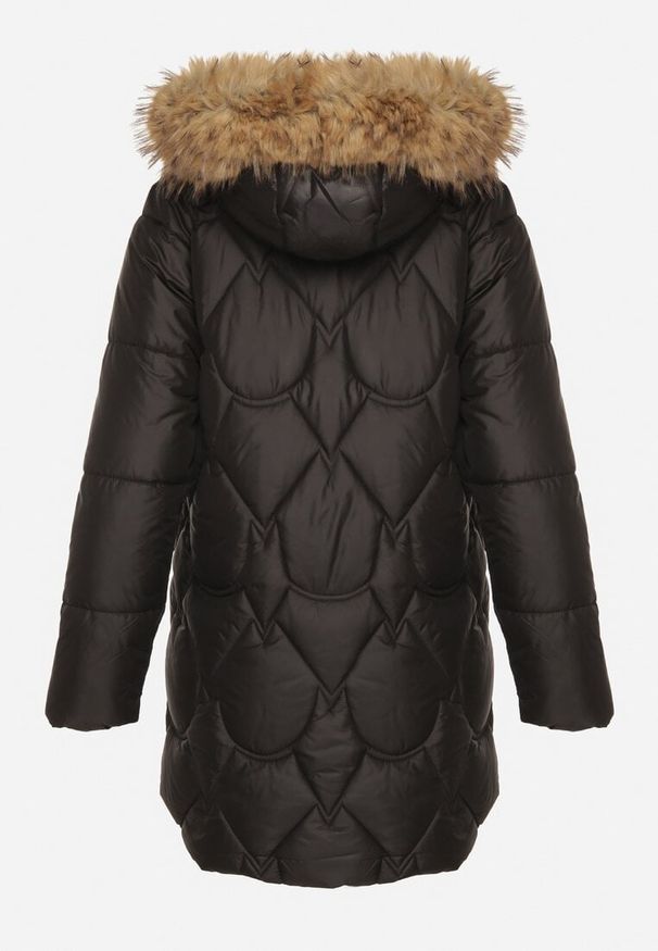 Born2be - Czarna Pikowana Kurtka z Kapturem z Futerkiem Oliresa. Okazja: na co dzień. Typ kołnierza: kaptur. Kolor: czarny. Materiał: futro. Styl: casual, sportowy