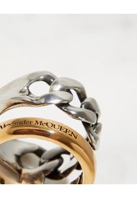 Alexander McQueen - ALEXANDER MCQUEEN - Pierścień z logo. Materiał: pozłacane, z mosiądzu. Kolor: srebrny #3