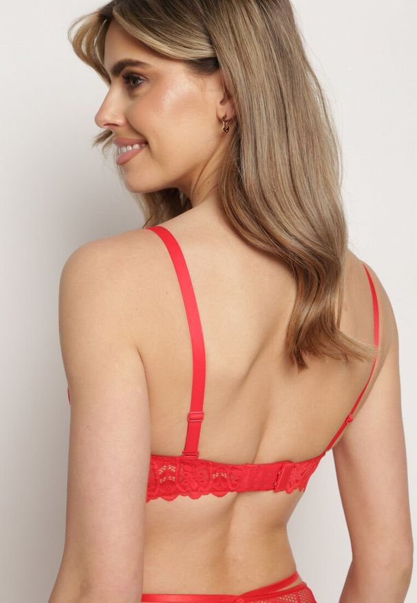 Born2be - Czerwony Biustonosz Koronkowy z Efektem Push Up Grateria. Kolor: czerwony. Materiał: koronka. Rodzaj stanika: push-up. Wzór: aplikacja