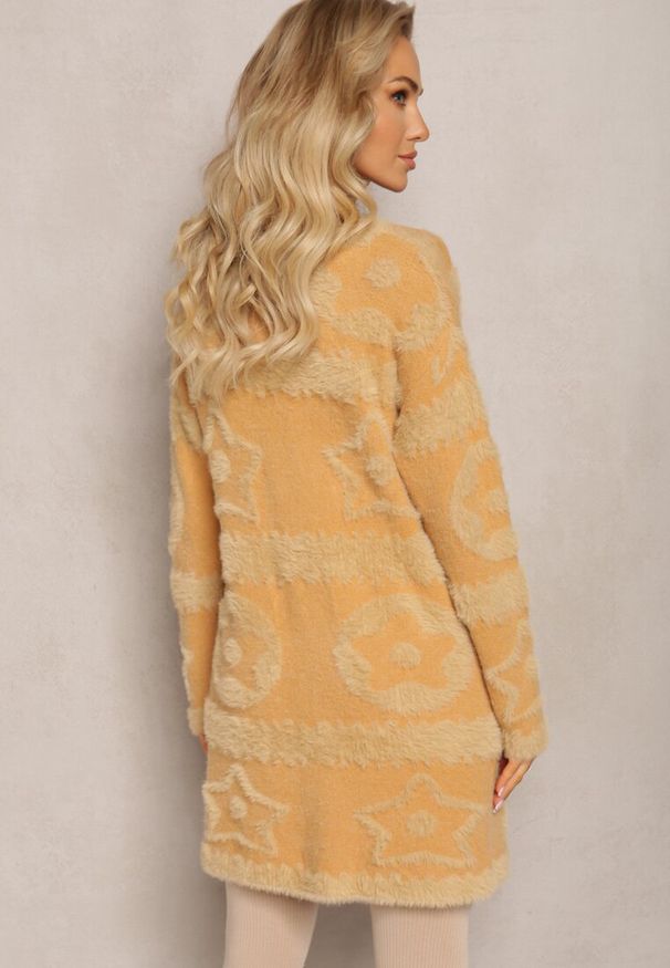 Renee - Brązowy Długi Kardigan Puszysty Aborra. Kolekcja: plus size. Kolor: brązowy. Materiał: tkanina, dzianina. Długość: długie. Wzór: aplikacja