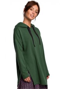 BE - Hoodie długa bluza damska oversize z kapturem asymetryczna zielona. Okazja: do pracy, na co dzień. Typ kołnierza: kaptur. Kolor: zielony. Materiał: jeans, bawełna, dresówka, dzianina. Długość: długie. Styl: casual #1