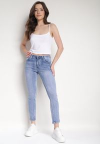 Born2be - Niebieskie Jeansy o Dopasowanym Fasonie Skinny Leonfia. Okazja: na spotkanie biznesowe, do pracy, na co dzień. Kolor: niebieski. Styl: biznesowy, casual, elegancki