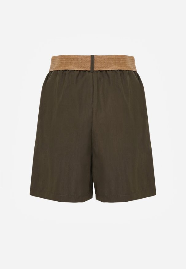 Born2be - Zielone Szorty Casual z Wiskozą Wysokim Stanem i Plecionym Paskiem Evena. Okazja: na co dzień. Stan: podwyższony. Kolor: zielony. Materiał: wiskoza. Styl: casual