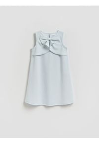 Reserved - Gładka sukienka z kokardką - jasnoniebieski. Typ kołnierza: kokarda. Kolor: niebieski. Materiał: tkanina. Wzór: gładki