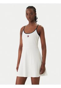 Tommy Jeans Sukienka codzienna DW0DW22335 Biały Slim Fit. Okazja: na co dzień. Kolor: biały. Materiał: bawełna. Typ sukienki: proste. Styl: casual #1