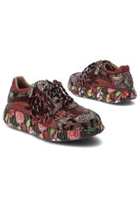 Czerwone Sneakersy Laura Vita Stylowe Obuwie Damskie. Zapięcie: zamek. Kolor: czerwony. Wzór: kwiaty. Styl: elegancki