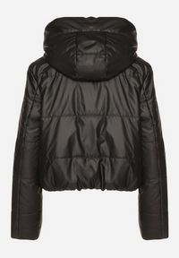 Born2be - Czarna Pikowana Kurtka z Kapturem o Klasycznym Kroju Tulasia. Okazja: na co dzień. Typ kołnierza: kaptur. Kolor: czarny. Materiał: jeans. Styl: klasyczny #3