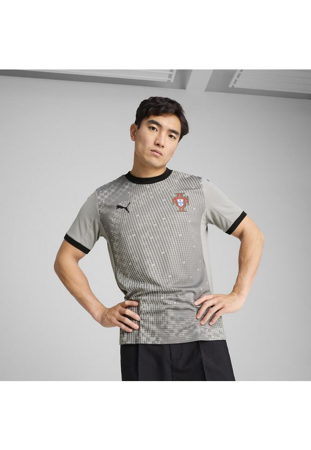 Puma - Męska koszulka bramkarska z krótkim rękawem Portugalia 2025 PUMA. Kolor: czarny, szary, wielokolorowy. Długość rękawa: krótki rękaw. Długość: krótkie. Sport: piłka nożna