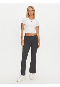 Guess Spodnie materiałowe Nina W4BB53 Z3K92 Szary Regular Fit. Kolor: szary. Materiał: syntetyk
