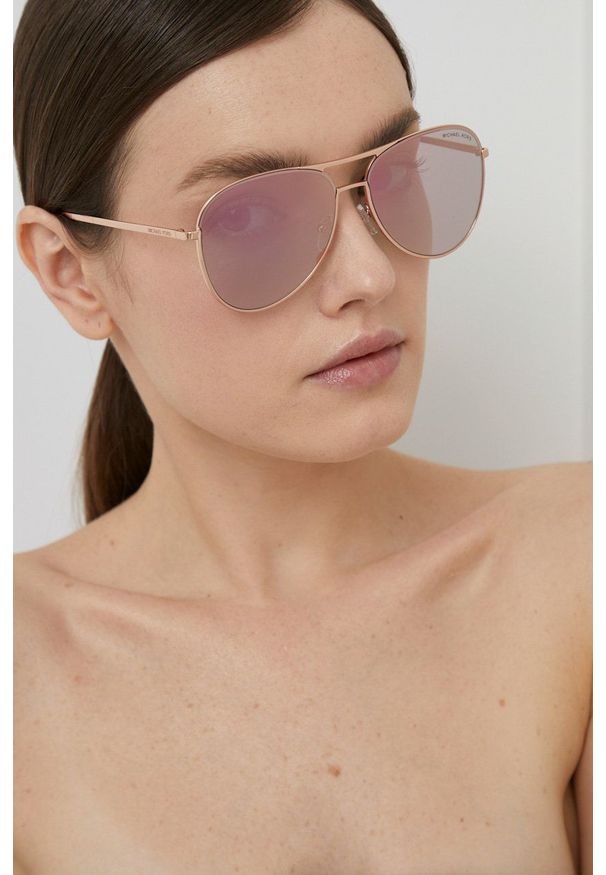 Michael Kors Okulary przeciwsłoneczne 0MK1089 damskie kolor różowy. Kolor: różowy