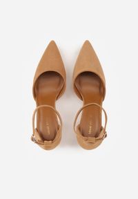 Renee - Jasnobrązowe Czółenka z Imitacji Zamszu na Słupkowym Obcasie ze Szpiczastym Noskiem Hadina. Okazja: na randkę. Nosek buta: szpiczasty. Zapięcie: pasek. Kolor: brązowy. Materiał: zamsz. Obcas: na obcasie. Wysokość obcasa: średni #7