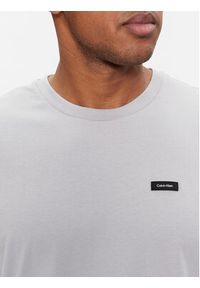Calvin Klein T-Shirt K10K112749 Szary Comfort Fit. Kolor: szary. Materiał: bawełna