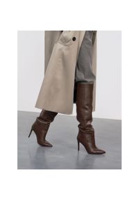 Kozaki Gino Rossi 105922 Brown. Kolor: brązowy. Materiał: skóra #1