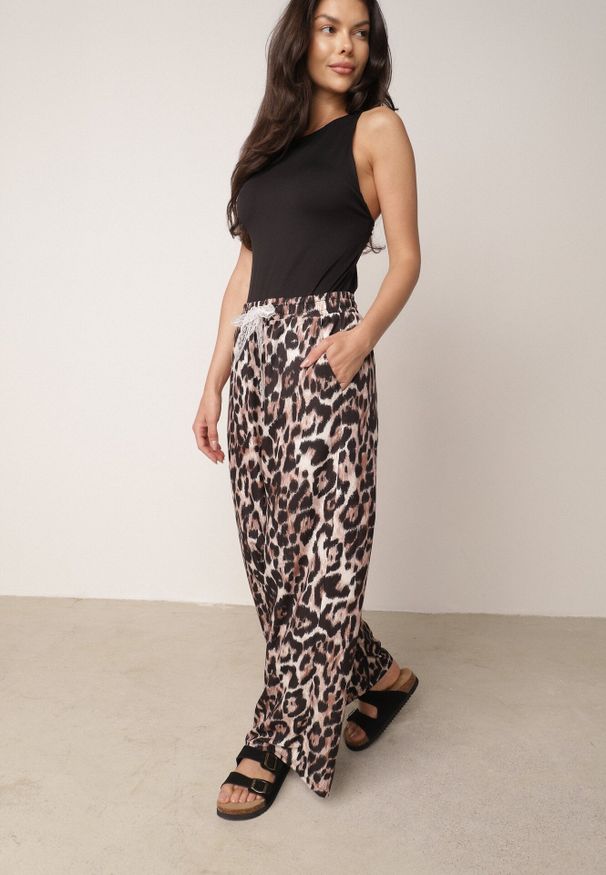 Born2be - Panterkowe Spodnie z Szerokimi Nogawkami i Wiązaniem w Talii z Koronką Aloe. Okazja: do pracy, na co dzień, na spotkanie biznesowe, na spacer. Kolekcja: plus size. Materiał: koronka. Długość: długie. Wzór: koronka. Styl: biznesowy, casual