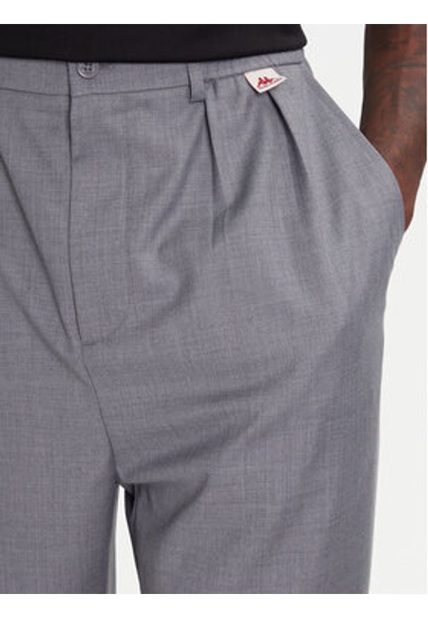Kappa Spodnie materiałowe 62131TW 04Y Szary Regular Fit. Kolor: szary. Materiał: syntetyk