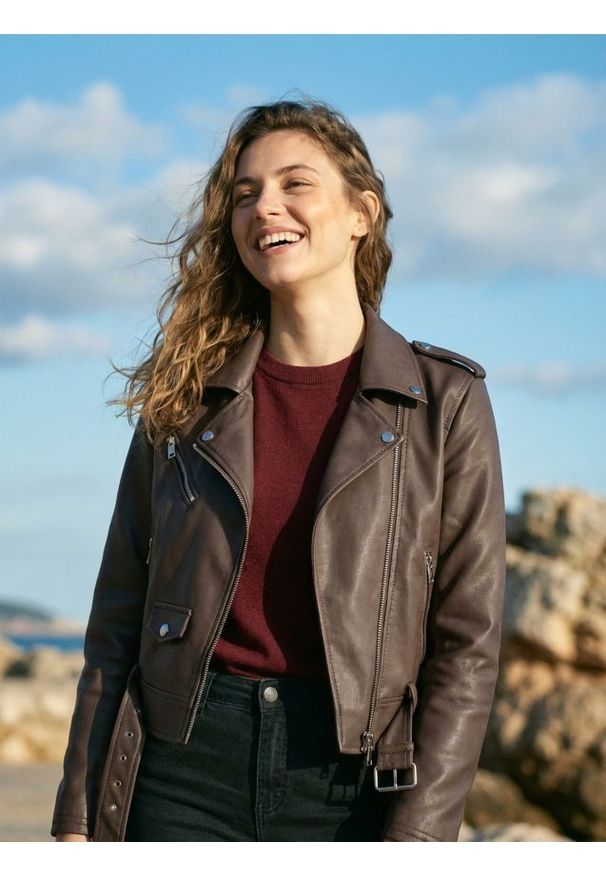 Sinsay - Kurtka ramoneska - brązowy. Kolor: brązowy