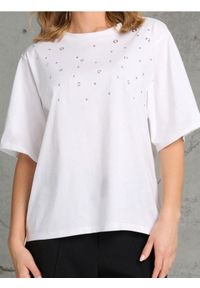 Sinsay - Bawełniana koszulka z ozdobnymi dżetami - biały. Kolor: biały. Materiał: bawełna #1