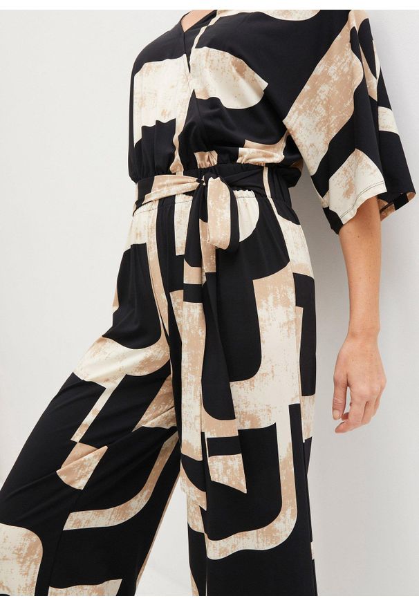 bonprix - Kombinezon z dżerseju. Kolor: czarny. Materiał: jersey