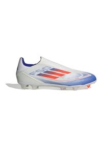 Adidas - Buty piłkarskie adidas F50 League Ll FG/MG IE0606 białe. Kolor: biały. Szerokość cholewki: normalna. Wzór: nadruk. Sport: piłka nożna
