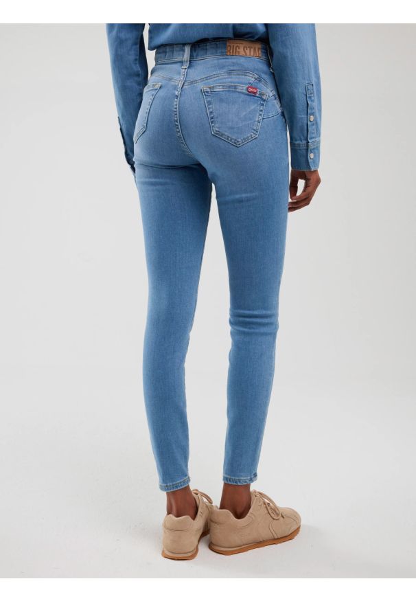 Big-Star - Jeansy damskie push up z wysokim stanem jasnoniebieskie Melinda High Waist 103. Stan: podwyższony. Kolor: niebieski. Sezon: lato