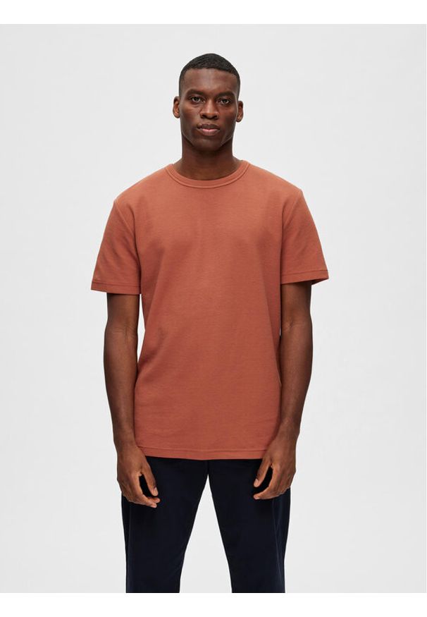 Selected Homme T-Shirt 16088532 Czerwony Relaxed Fit. Kolor: czerwony