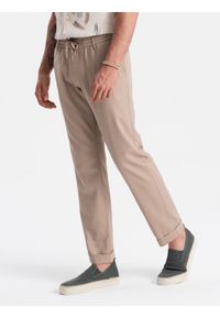Ombre Clothing - Męskie podwijane spodnie chino z dodatkiem lnu – jasnobrązowe V3 - Rozmiar: XL. Okazja: na co dzień. Kolor: brązowy. Materiał: len. Sezon: lato. Styl: casual #10