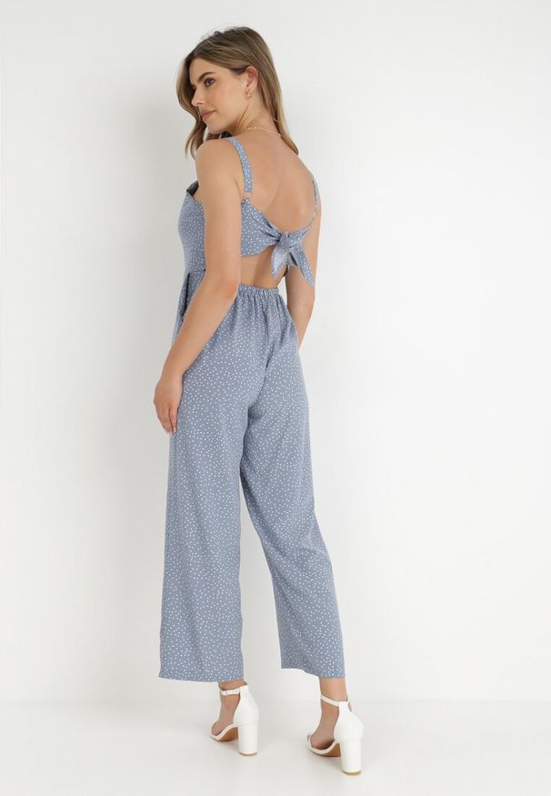 Born2be - Jasnoniebieski Kombinezon Aereira. Okazja: na co dzień, na imprezę. Kolor: niebieski. Długość rękawa: na ramiączkach. Długość: długie. Wzór: aplikacja, kropki. Sezon: lato. Styl: casual