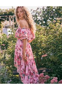 LOVE SHACK FANCY - Sukienka Weller w kwiaty. Kolor: różowy, wielokolorowy, fioletowy. Materiał: koronka. Wzór: kwiaty. Typ sukienki: asymetryczne. Długość: maxi #3