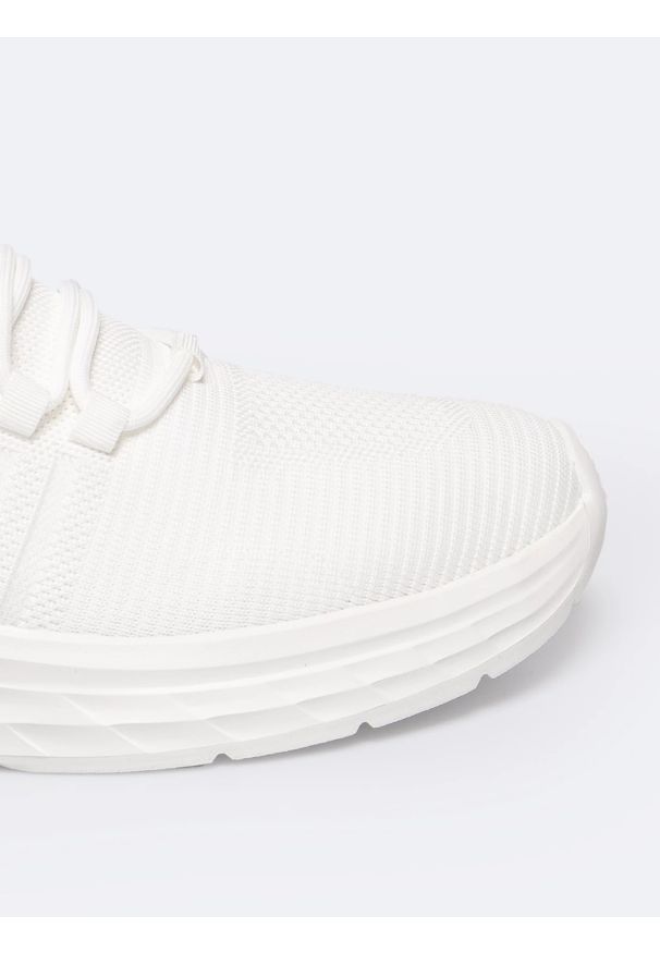 Big-Star - Sneakersy męskie białe RR174266 101. Okazja: na co dzień, na spacer. Kolor: biały. Materiał: tkanina. Sport: turystyka piesza