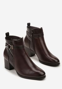 Born2be - Brązowe Botki na Słupku z Metaliczną Aplikacją przy Cholewce Tulianis. Okazja: na co dzień. Kolor: brązowy. Materiał: jeans. Szerokość cholewki: normalna. Wzór: aplikacja. Obcas: na słupku. Styl: casual, elegancki. Wysokość obcasa: średni #6