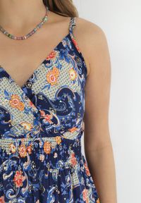 Born2be - Granatowa Sukienka Maxi z Gumką w Pasie i Regulowanymi Ramiączkami z Wiskozy Destina. Kolor: niebieski. Materiał: wiskoza. Długość rękawa: na ramiączkach. Typ sukienki: rozkloszowane. Długość: maxi #2