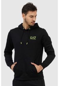 EA7 Emporio Armani - EA7 Czarna bluza męska z dużym neonowym logo. Typ kołnierza: kaptur. Kolor: czarny. Materiał: bawełna, prążkowany #1