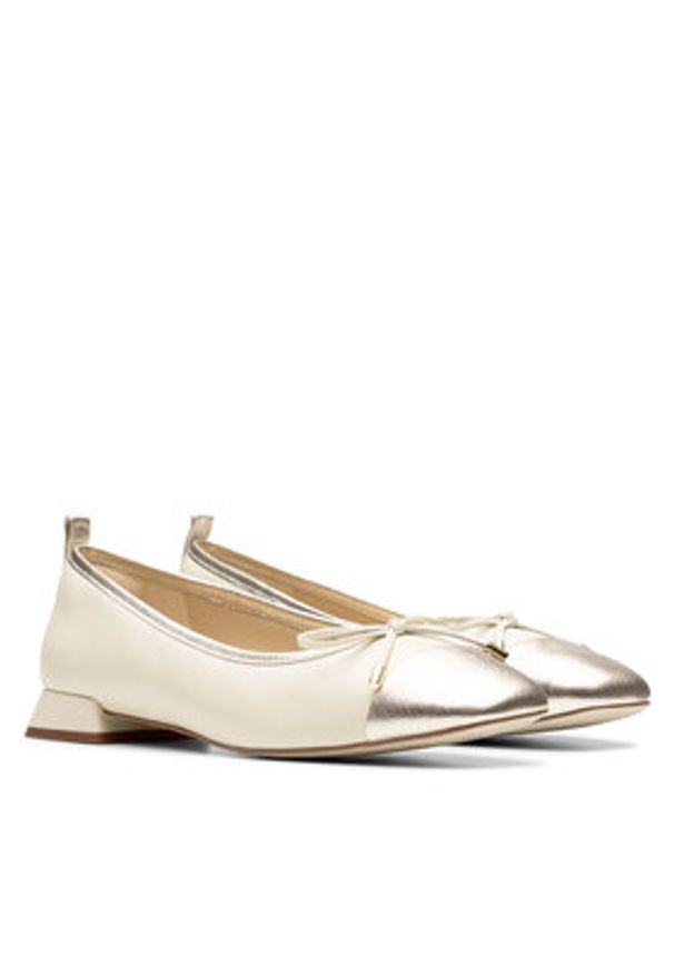 Clarks Baleriny Ubree15 Poppy 26181326 Beżowy. Kolor: beżowy. Materiał: skóra