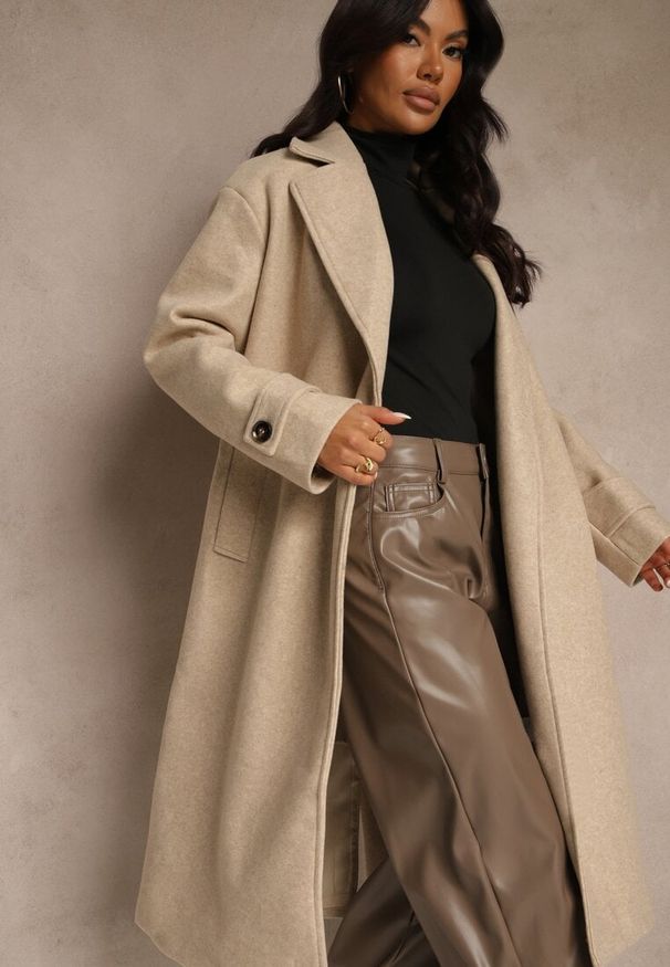 Renee - Beżowy Elegancki Płaszcz z Wełny i Wiskozy o Dwurzędowym Kroju Oversize Tilisana. Kolor: beżowy. Materiał: wełna, wiskoza. Styl: elegancki