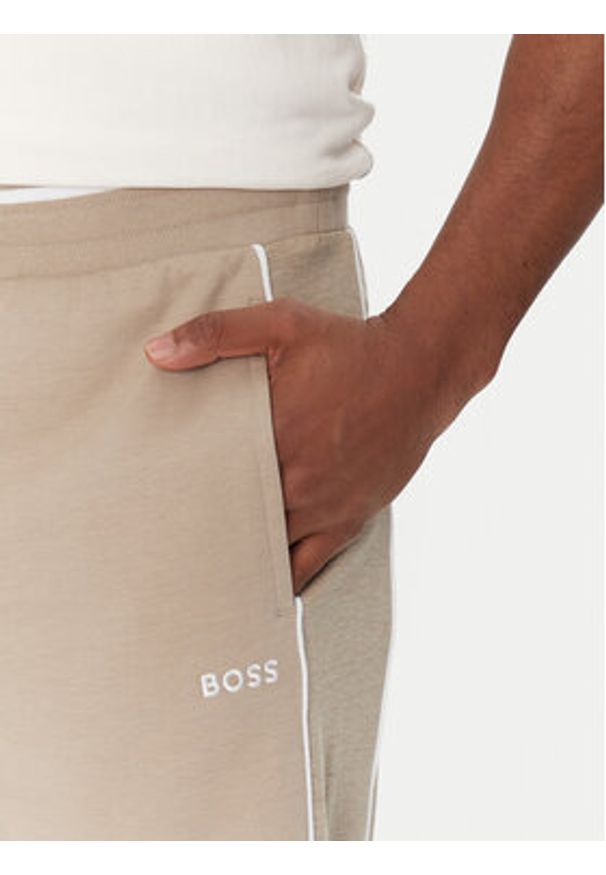 BOSS Szorty sportowe Tracksuit Short 50540752 Beżowy Regular Fit. Kolor: beżowy. Materiał: syntetyk. Styl: sportowy