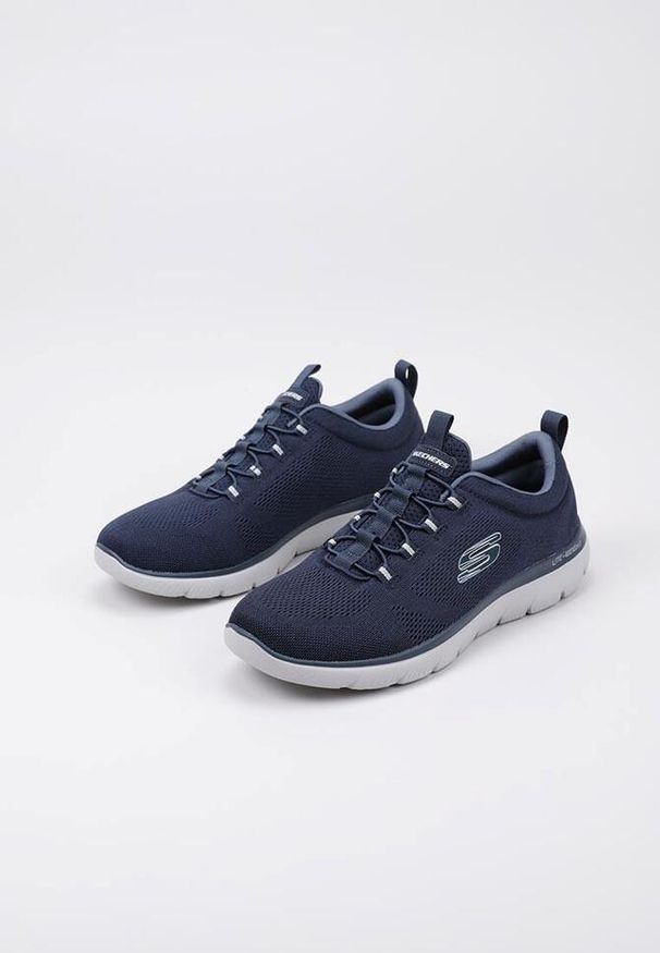 skechers - Buty do chodzenia męskie Skechers Summits Louvin. Kolor: niebieski. Materiał: guma. Sport: turystyka piesza