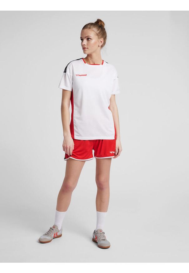 Hummel KOSZULKA DAMSKA T-shirt hmlAUTHENTIC POLY JERSEY WOMAN. Kolor: czerwony, biały, wielokolorowy. Materiał: jersey. Sport: taniec, joga i pilates