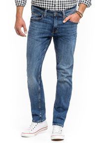 Mustang - MUSTANG VEGAS MĘSKIE SPODNIE JEANSOWE DENIM BLUE 1014037 5000 583. Okazja: na randkę, na co dzień. Długość: krótkie. Styl: elegancki, casual, klasyczny