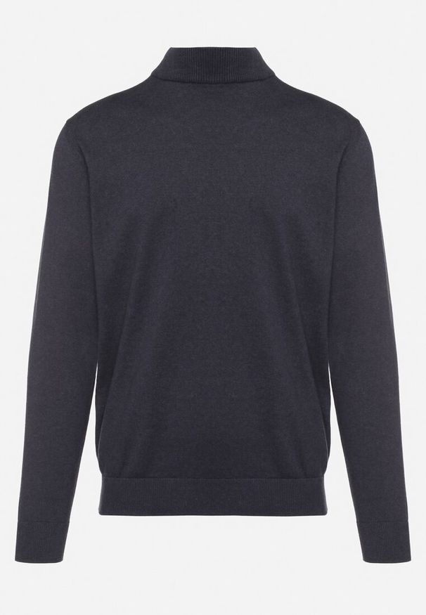 Born2be - Granatowy Sweter Półgolf z Bawełną Ozdobiony Ściągaczami Zolila. Okazja: na spotkanie biznesowe, na co dzień. Kolor: niebieski. Materiał: bawełna. Długość rękawa: długi rękaw. Długość: długie. Wzór: aplikacja. Styl: klasyczny, biznesowy, casual