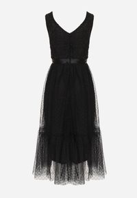 Born2be - Czarna Rozkloszowana Sukienka Midi z Ozdobnym Tiulem Celaina. Kolor: czarny. Materiał: tiul. Długość: midi #5