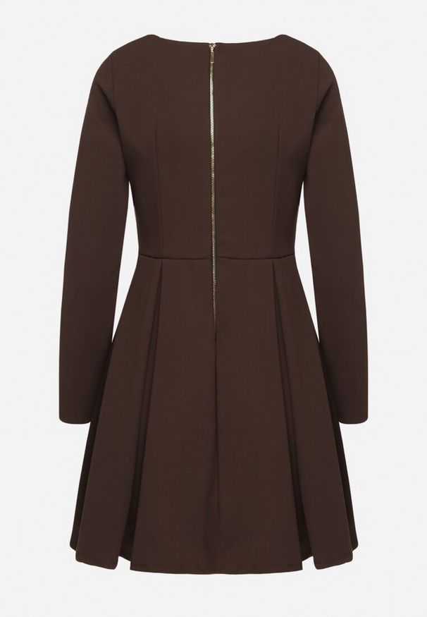 Born2be - Brązowa Elegancka Sukienka o Rozkloszowanym Kroju Temitonia. Kolor: brązowy. Długość rękawa: długi rękaw. Styl: elegancki